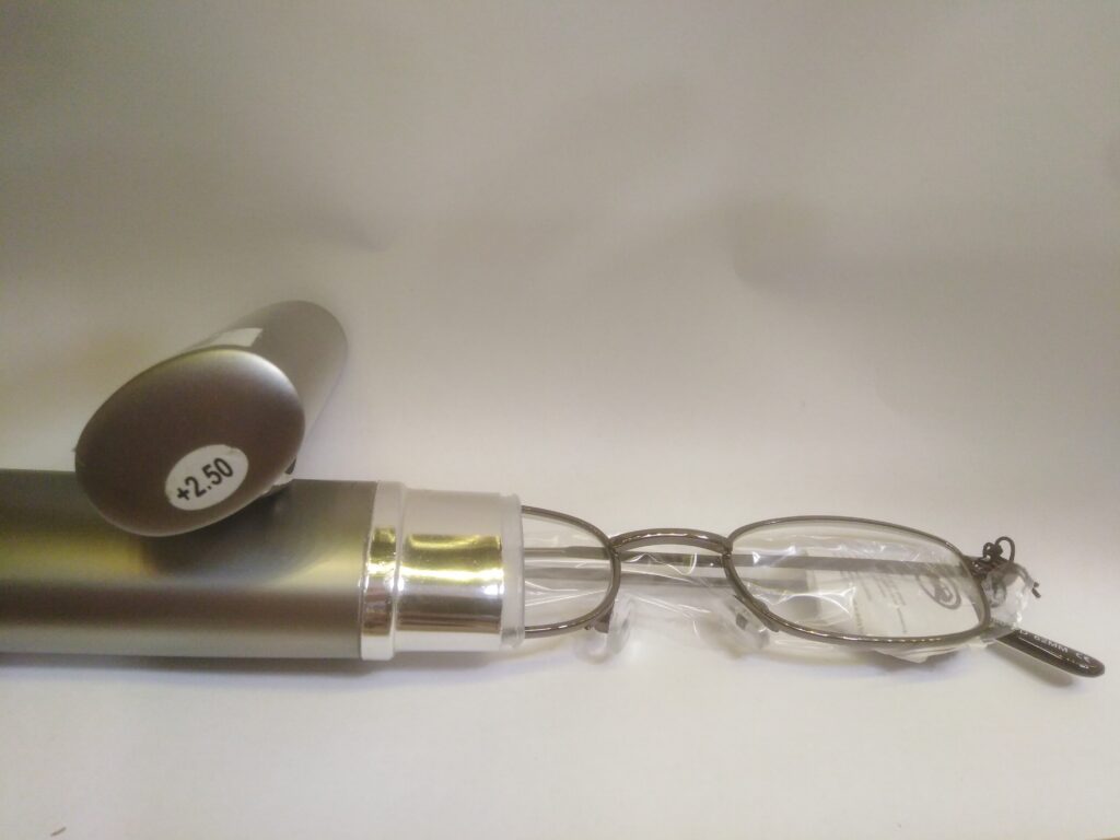Embassy Glasses Degrees +2,00 Different nuances (blue, silver, gold)
